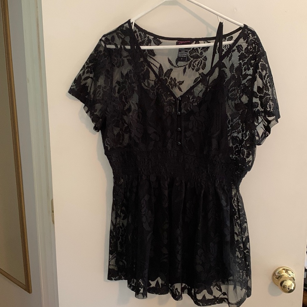 Torrid Black Lace Short Sleeve Top. Polyester. Size 1X